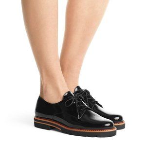 Stuart Weitzman Metro Oxford